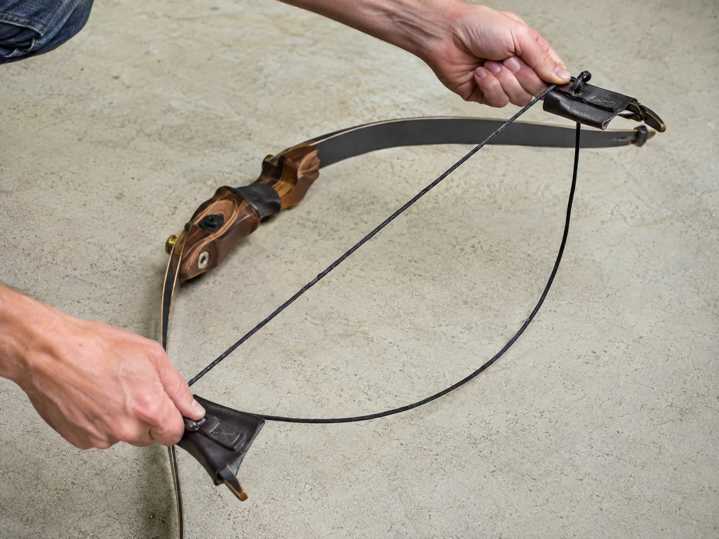 Bow stringer