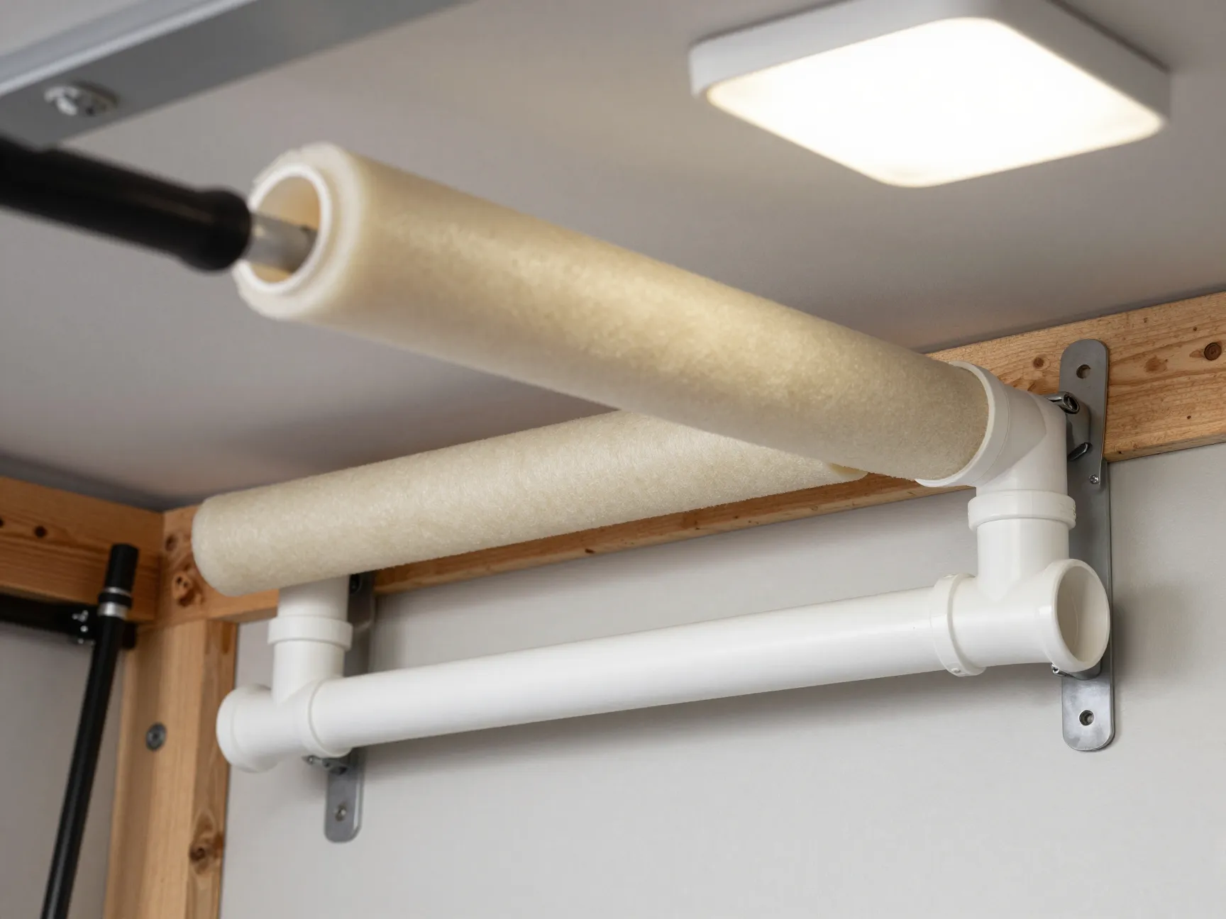 1 pvc pipe wall mounted rod rack