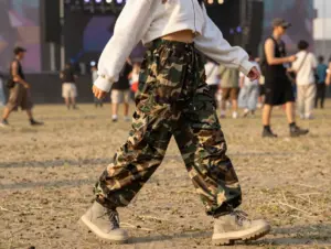 Read more about the article 9 Y2K Camo Outfits for a Throwback Outdoor Festival Look